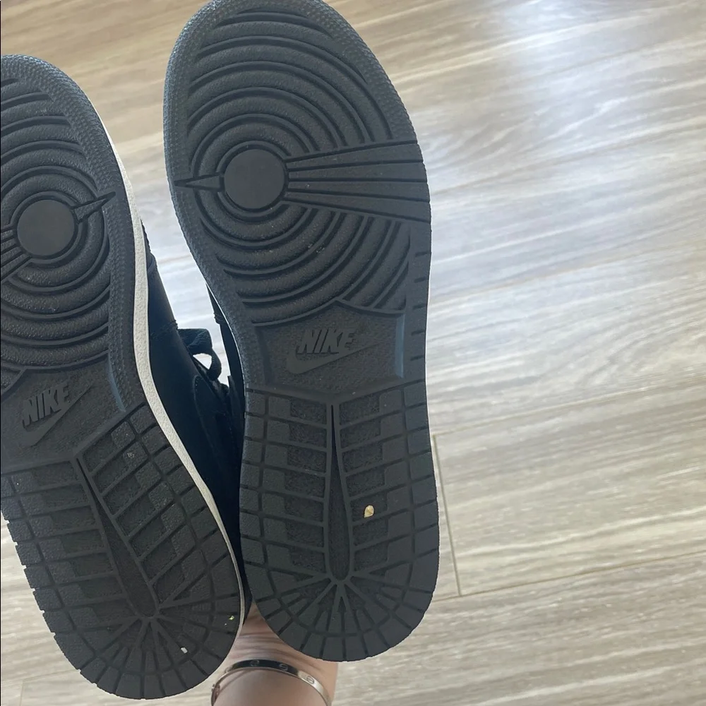 Air Jordan women’s Teal and Black High-Top Sneakers - Picture 4 of 4